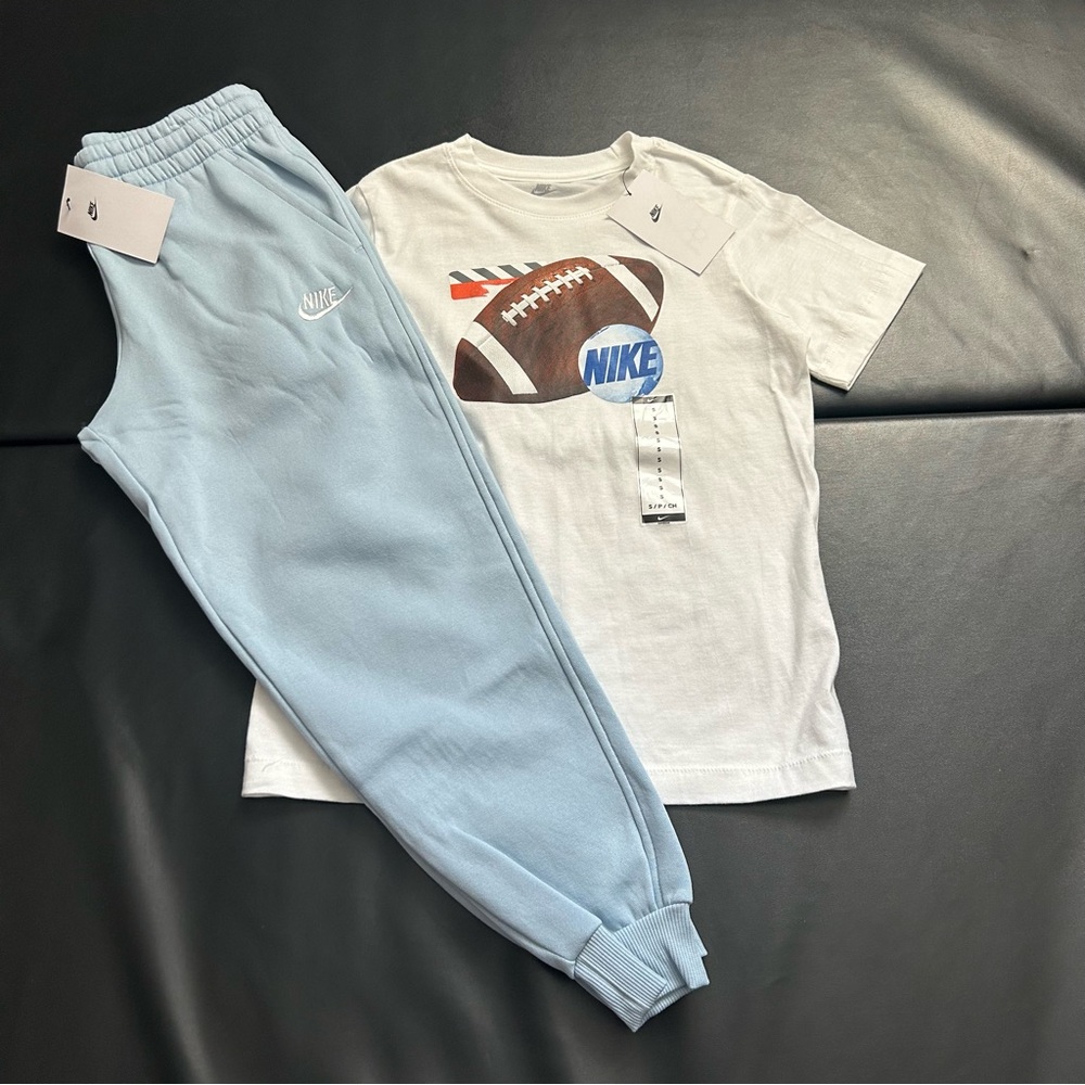NWT Nike Jogger & Tee Set Boys Youth Size Small